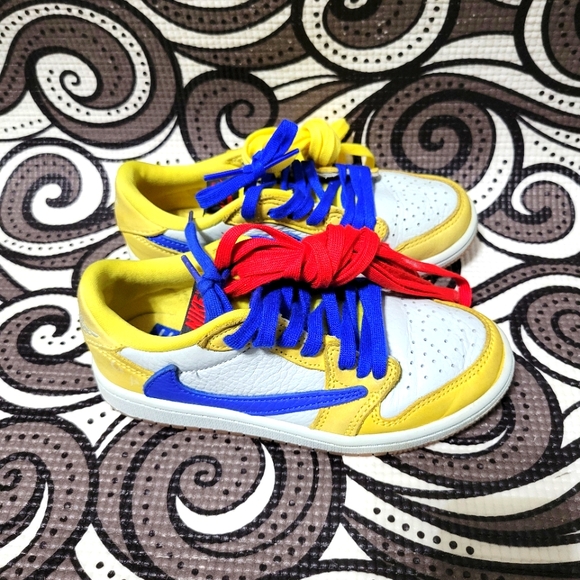 Jordan 1 Low Travis Scott GS - Picture 1 of 6